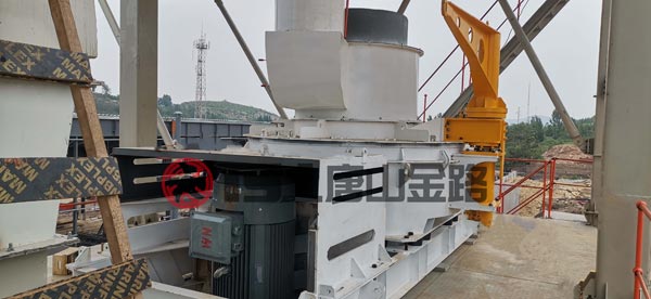 錘破、對(duì)輥破、立軸沖擊破三種制砂設(shè)備優(yōu)劣對(duì)比